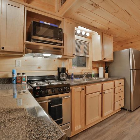 Meg Cabin Tiny Rustic Comfort On Lookout Mtn ชัททานูกา ภายนอก รูปภาพ